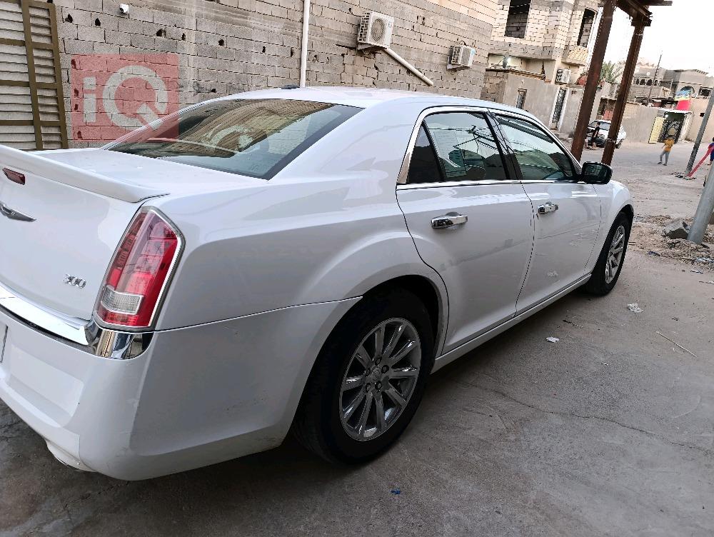 كرايسلر 300